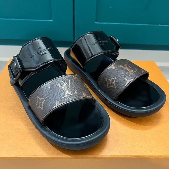 Louis Vuitton Sandals - Picture 3 of 9